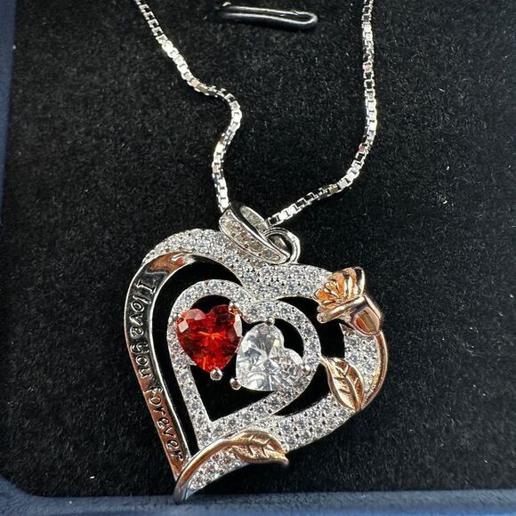 NIB Sterling silver, possibly gold plated, heart necklace with cz diamonds! - Picture 10 of 15